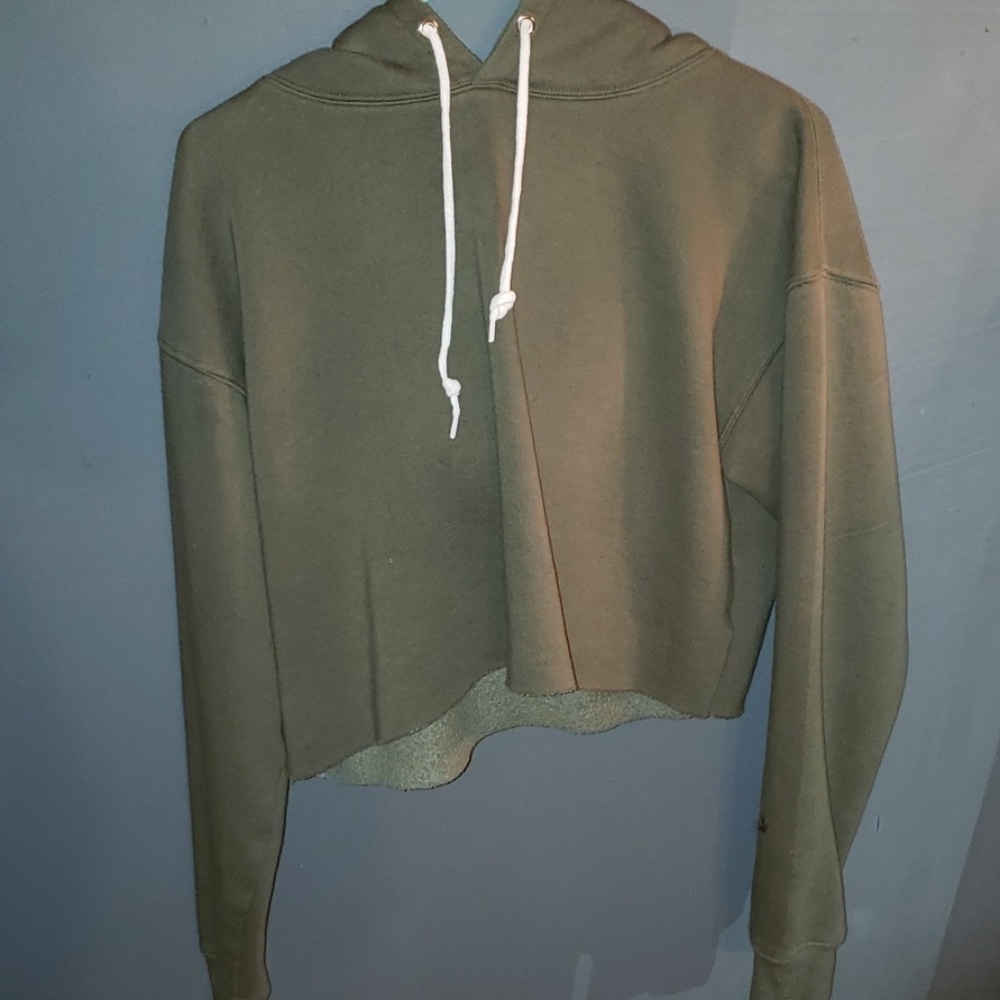 Cropped green hoodie